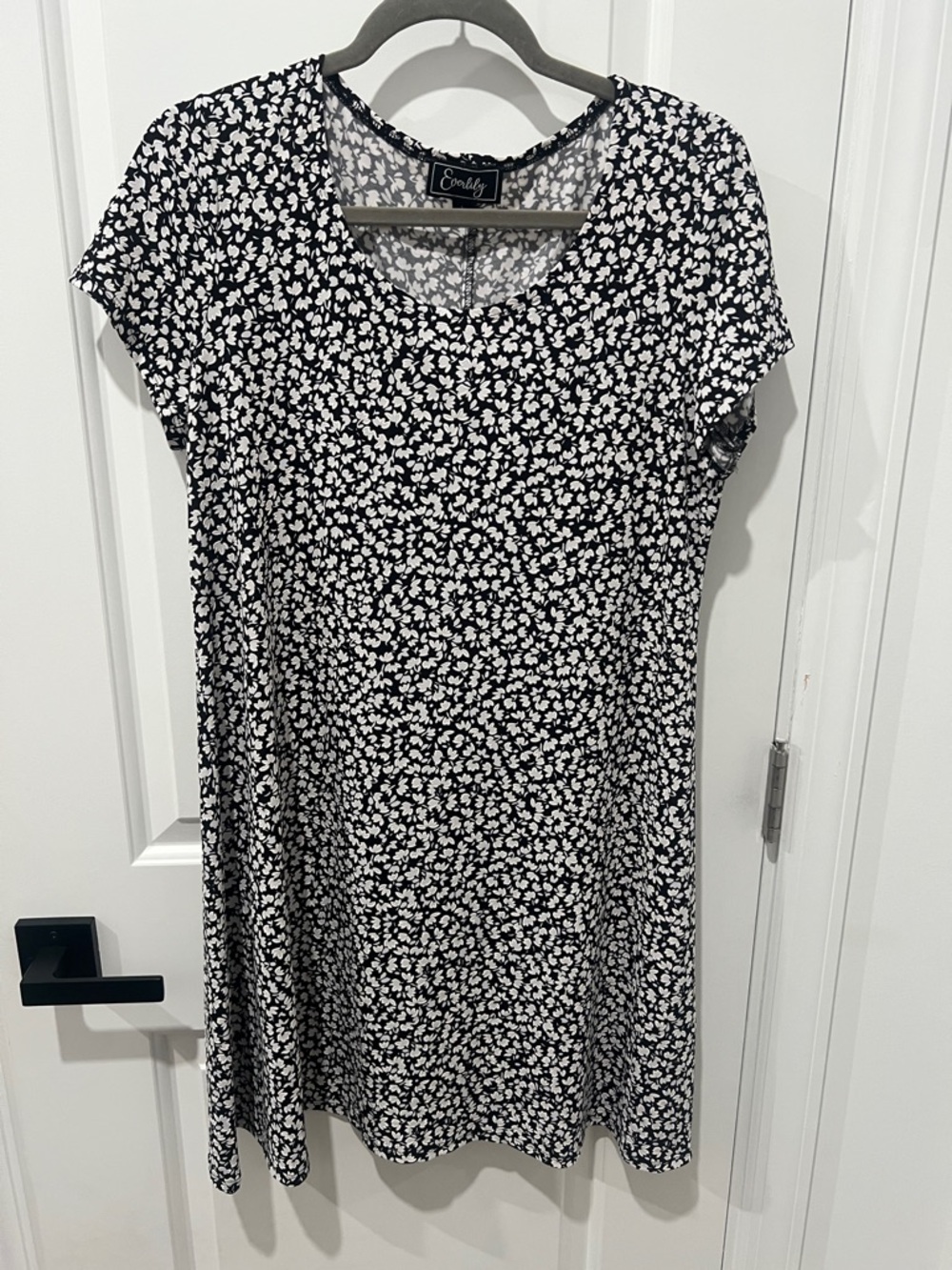 Everlily Black and White Floral Swing Dress Size‎ Large